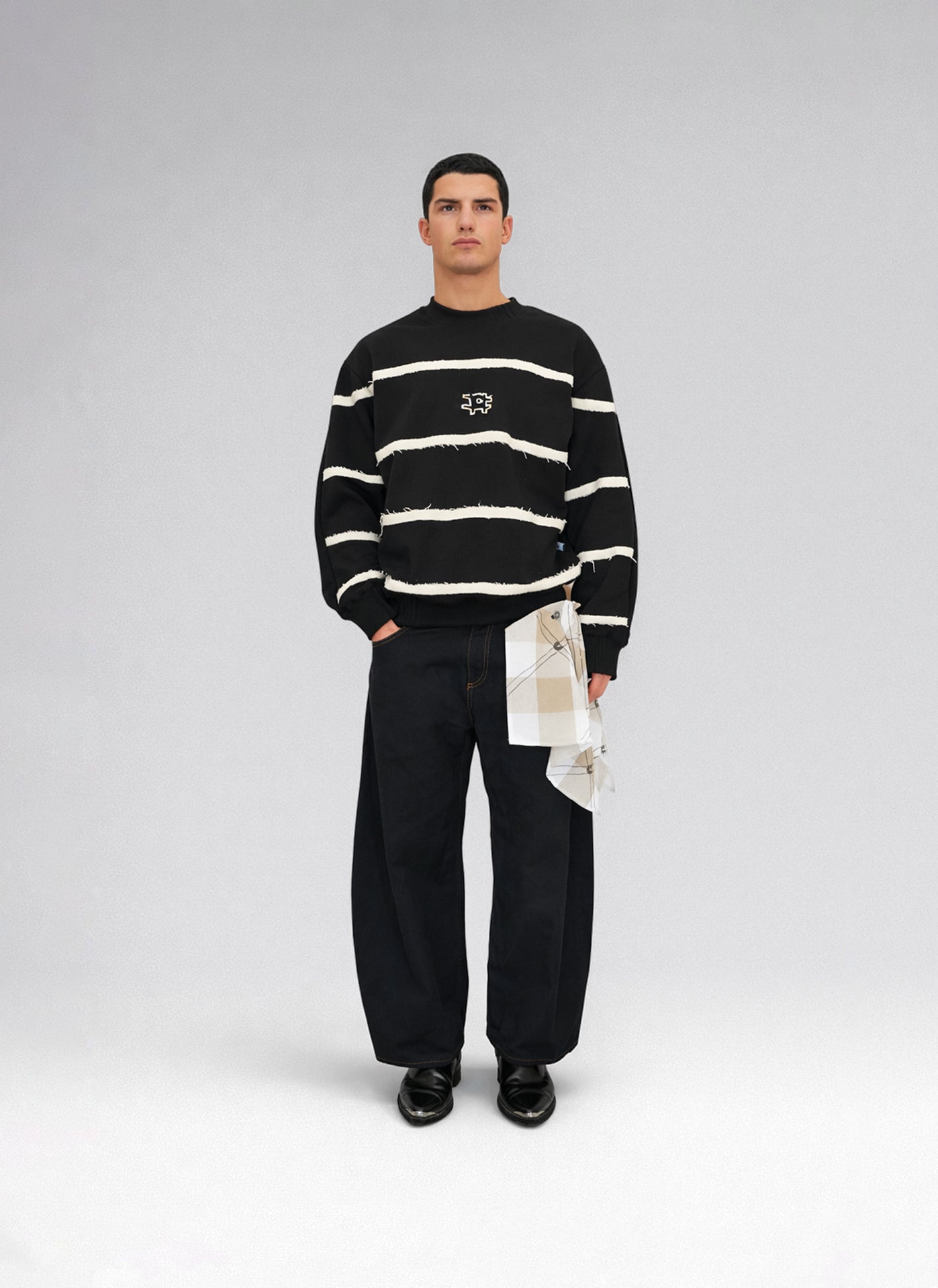 TRAIL CREWNECK