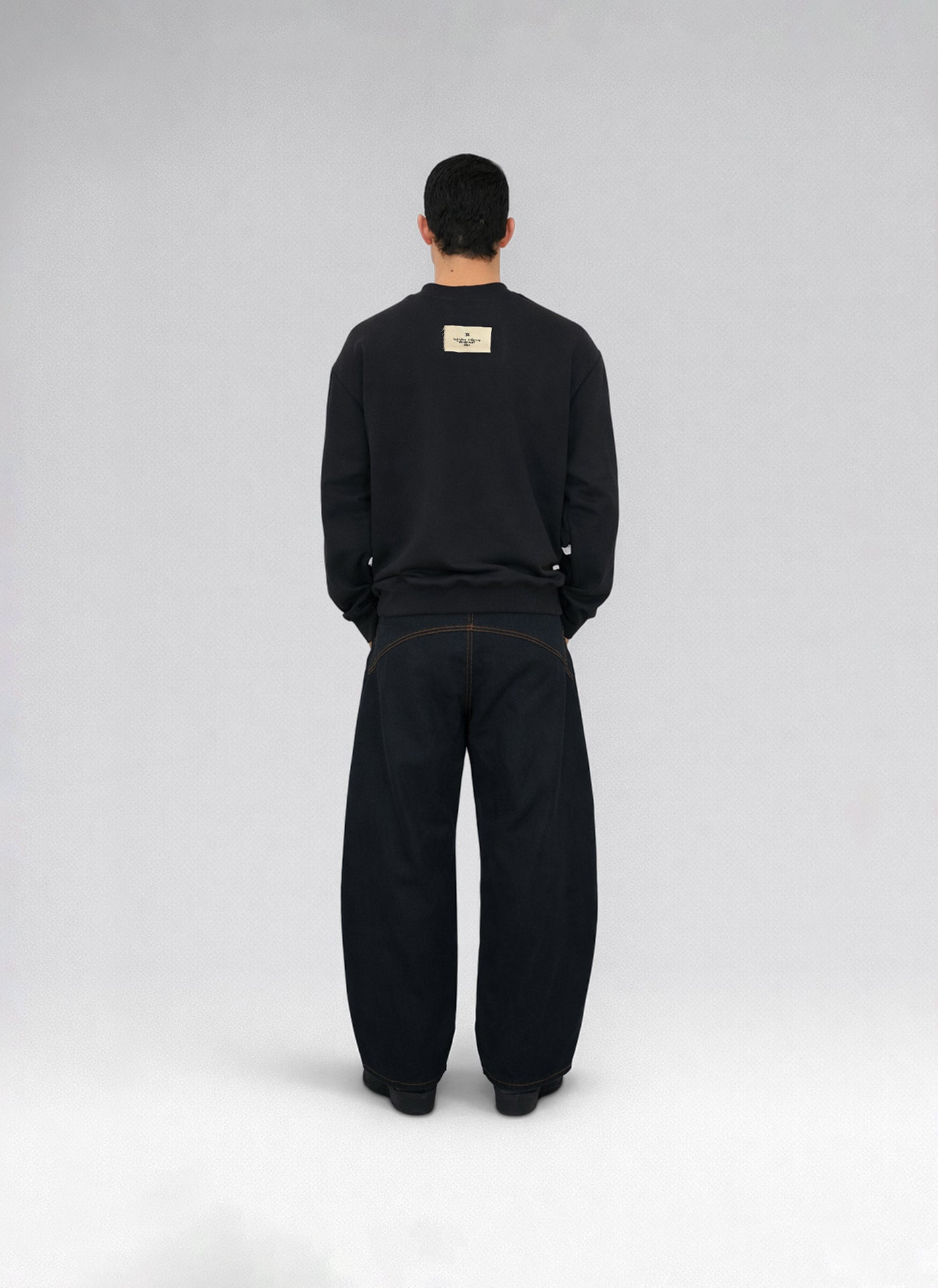 TRAIL CREWNECK